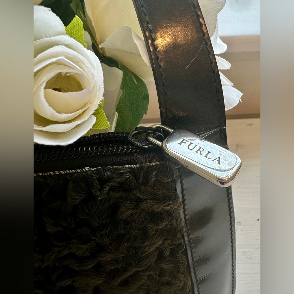FURLA black patent leather and lambswool shoulder bag EUC - Picture 3 of 16
